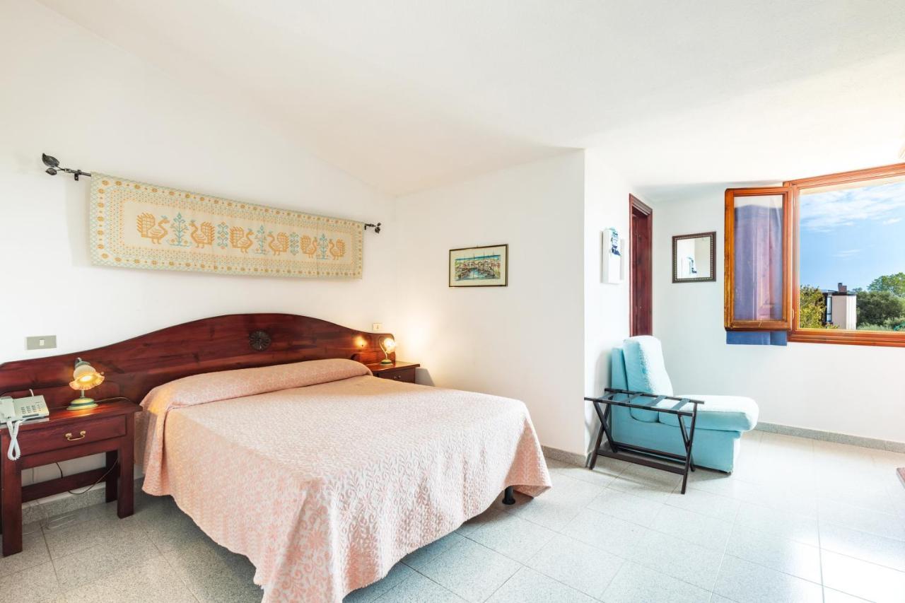 S'ortale Con Parcheggio Interno E Ristorante All'aperto Orosei