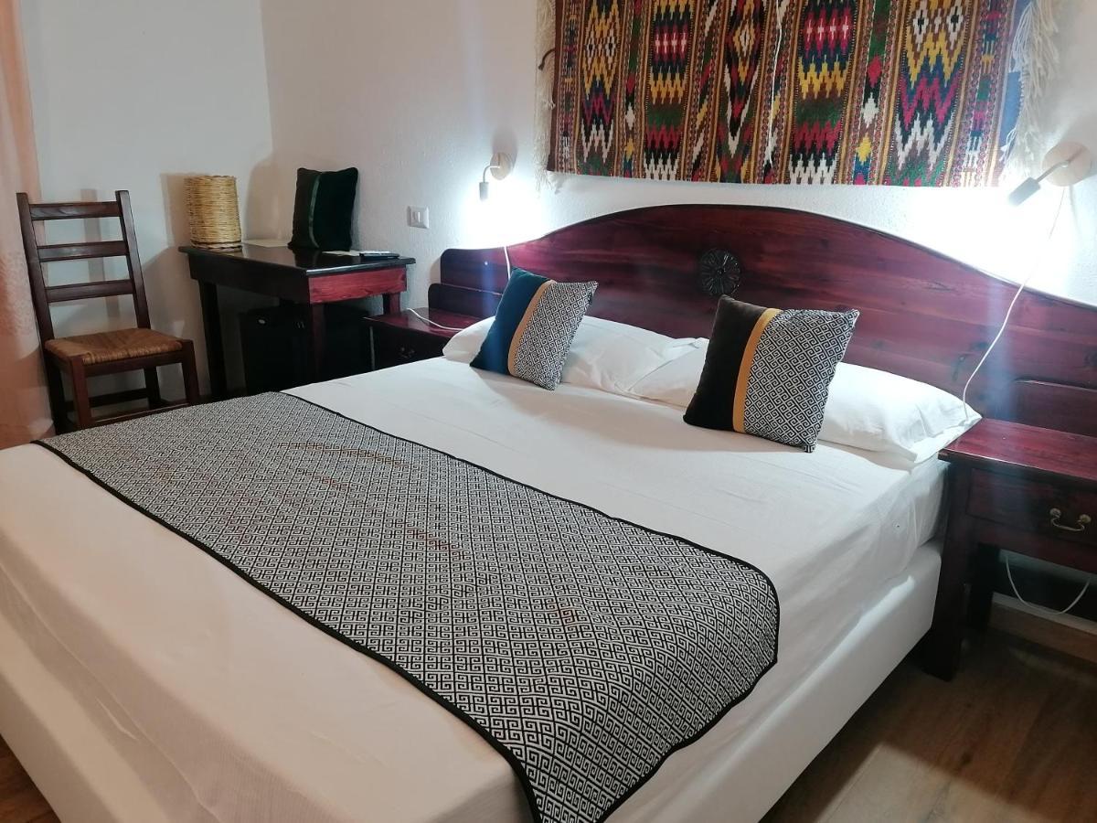 S'ortale Con Parcheggio Interno E Ristorante All'aperto 3* Orosei