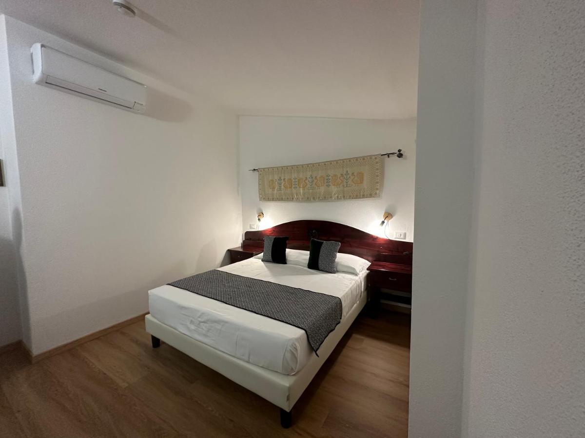 S'ortale Con Parcheggio Interno E Ristorante All'aperto Hotel Orosei