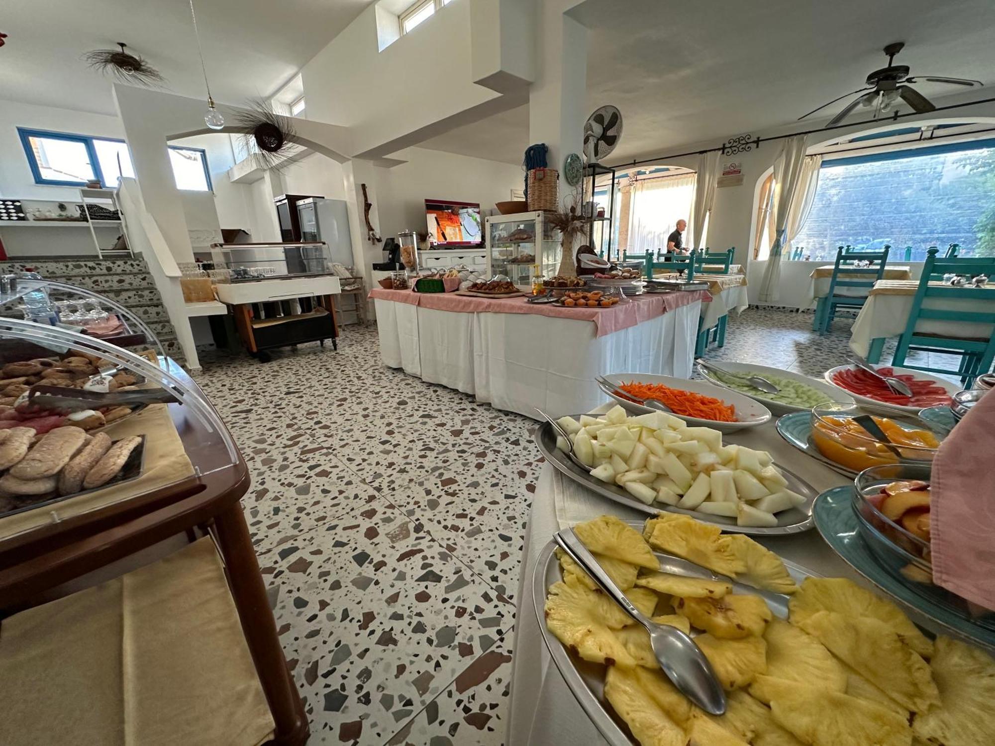 S'ortale Con Parcheggio Interno E Ristorante All'aperto