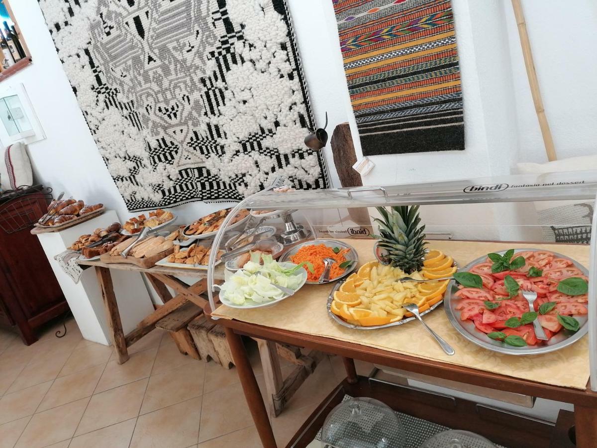Hotel S'ortale Con Parcheggio Interno E Ristorante All'aperto Orosei